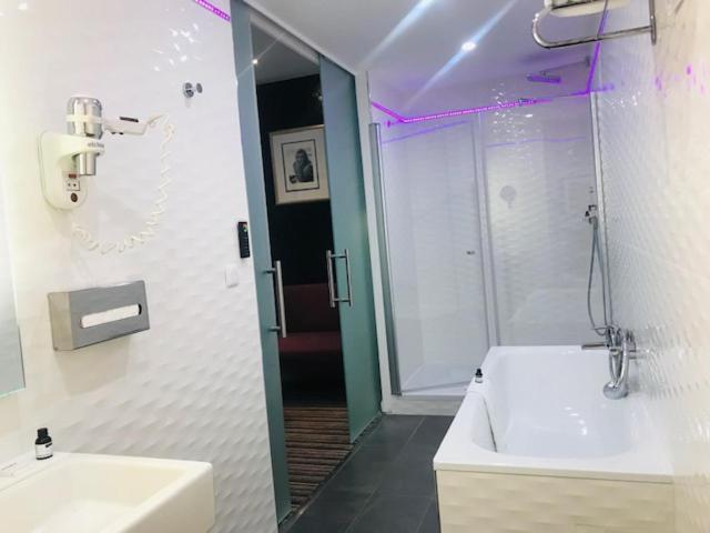 Hotel Icone Paris Bagian luar foto